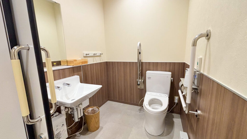 シンビオシスファーム-多目的トイレ